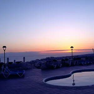 https://casa-vista-y-jardin-en-costa-adeje.tenerifehoteles.net